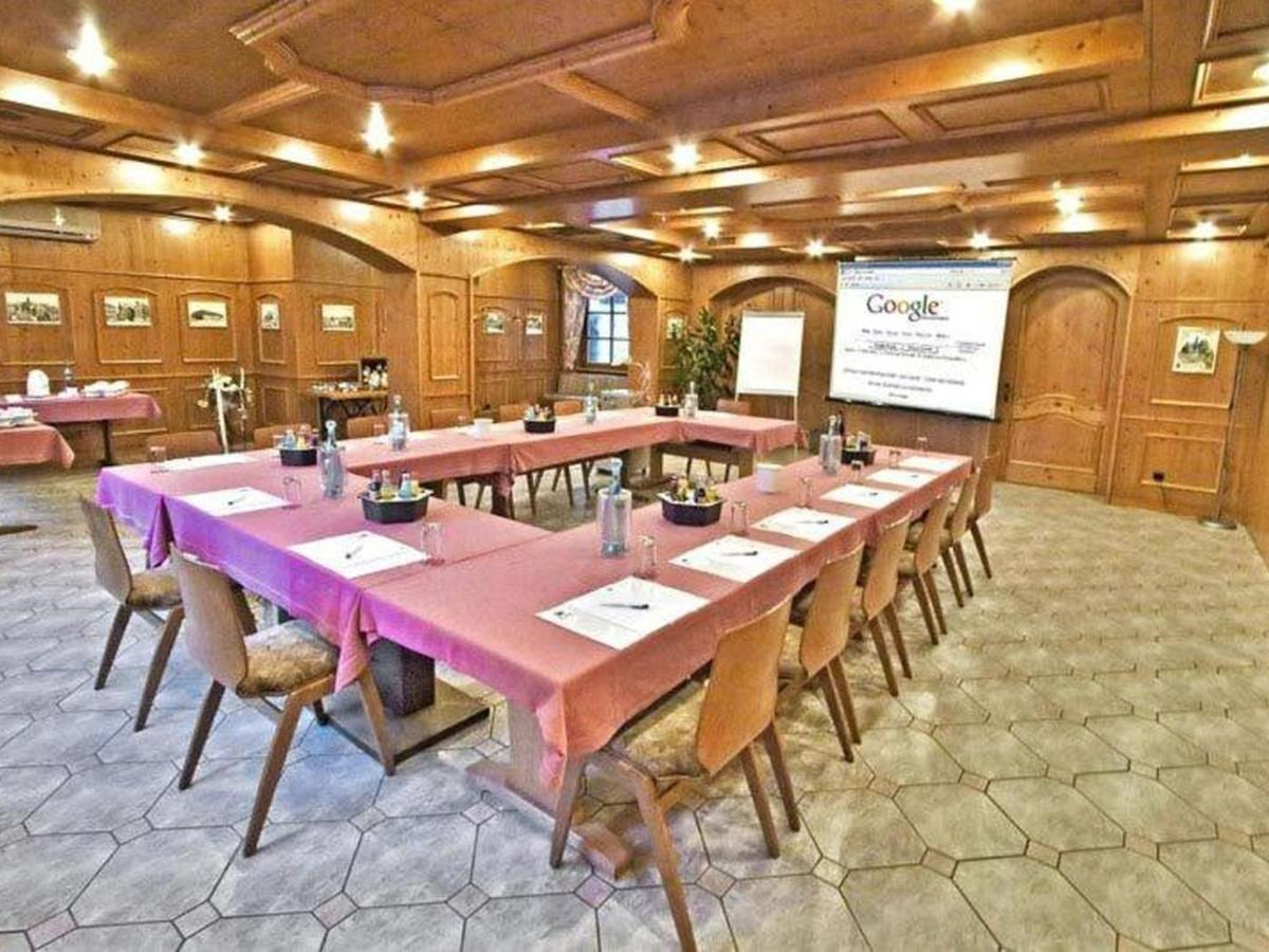 Hotel Zur Krone Ronneburg  Экстерьер фото