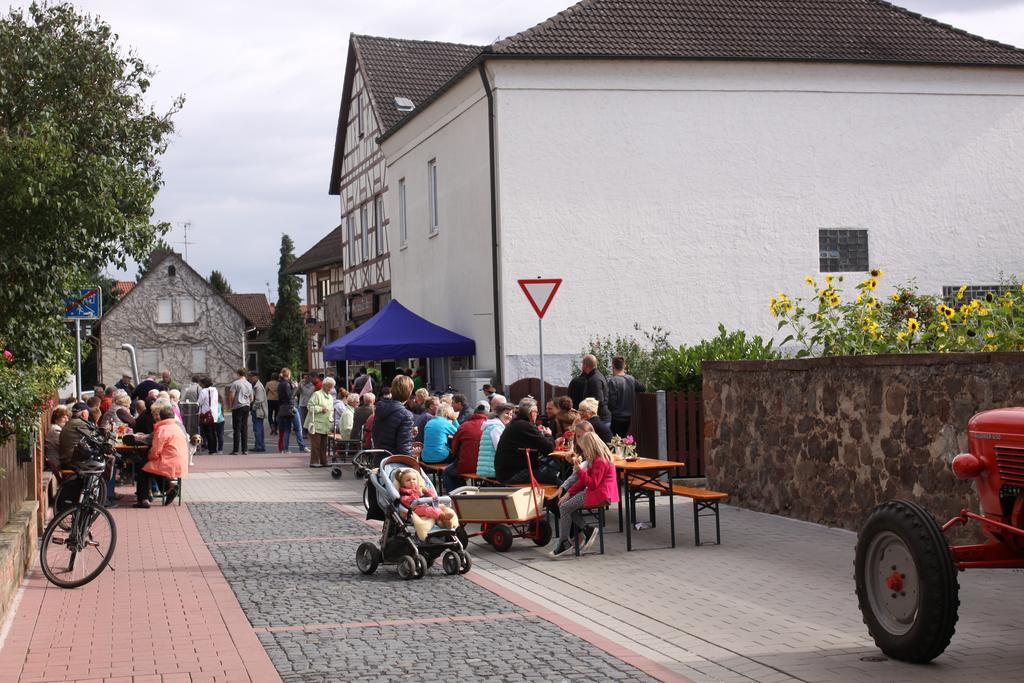 Hotel Zur Krone Ronneburg  Экстерьер фото