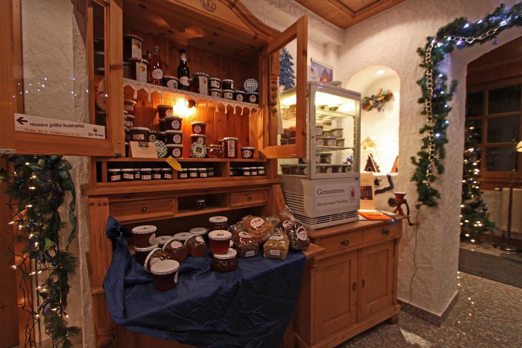 Hotel Zur Krone Ronneburg  Экстерьер фото