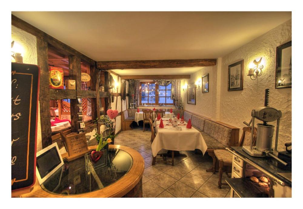 Hotel Zur Krone Ronneburg  Экстерьер фото
